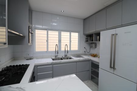 Casa à venda com 300m², 4 quartos e 3 vagasCozinha