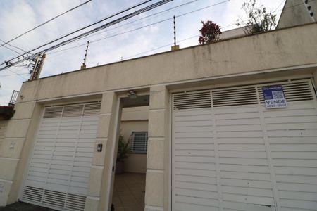 Casa à venda com 300m², 4 quartos e 3 vagasFachada