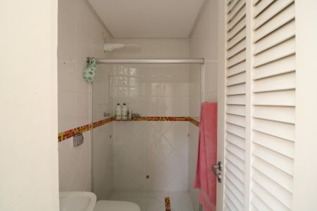 Casa à venda com 300m², 4 quartos e 3 vagasBanheiro de serviço