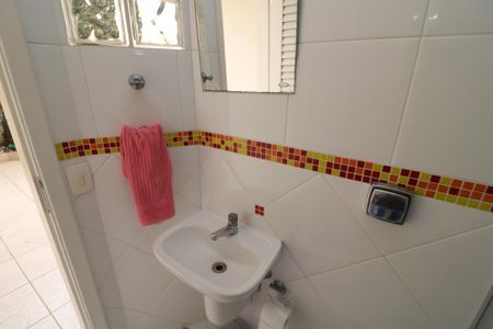 Casa à venda com 300m², 4 quartos e 3 vagasBanheiro de serviço