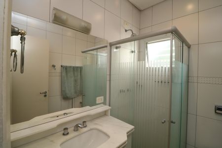 Casa à venda com 300m², 4 quartos e 3 vagasBanheiro Social