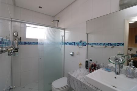 Casa à venda com 300m², 4 quartos e 3 vagasBanheiro da Suíte