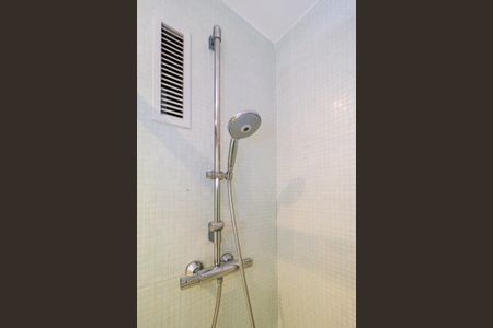Apartamento para alugar com 70m², 2 quartos e 2 vagas Apartamento para alugar com 70m², 2 quartos e 2 vagasBanheiro