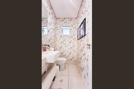 Casa de condomínio à venda com 230m², 4 quartos e 4 vagas Casa de condomínio à venda com 230m², 4 quartos e 4 vagasLavabo