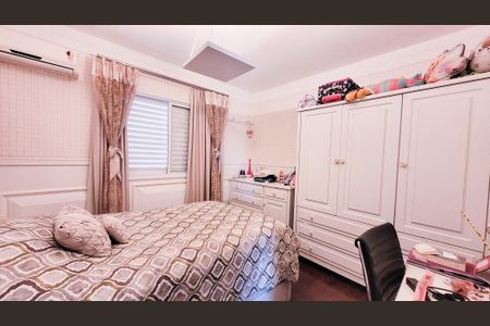 Casa de condomínio à venda com 230m², 4 quartos e 4 vagas Casa de condomínio à venda com 230m², 4 quartos e 4 vagasSuíte 1