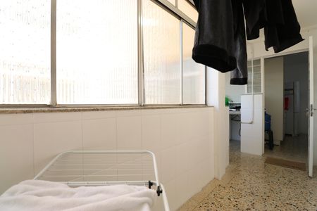 Apartamento à venda com 100m², 2 quartos e 1 vagaÁrea de Serviço