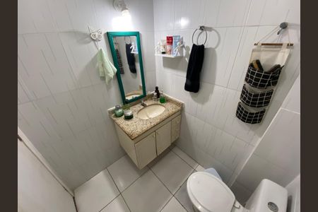 Apartamento à venda com 57m², 2 quartos e 1 vaga Apartamento à venda com 57m², 2 quartos e 1 vagaBanheiro