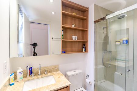 Apartamento à venda com 100m², 2 quartos e 2 vagas Apartamento à venda com 100m², 2 quartos e 2 vagasBanheiro da Suíte 2