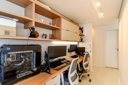 Apartamento à venda com 100m², 2 quartos e 2 vagas Apartamento à venda com 100m², 2 quartos e 2 vagasEscritório