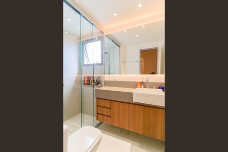 Apartamento à venda com 100m², 2 quartos e 2 vagas Apartamento à venda com 100m², 2 quartos e 2 vagasBanheiro da Suíte 1