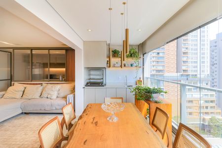 Apartamento à venda com 100m², 2 quartos e 2 vagas Apartamento à venda com 100m², 2 quartos e 2 vagasVaranda Gourmet