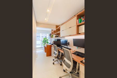 Apartamento à venda com 100m², 2 quartos e 2 vagas Apartamento à venda com 100m², 2 quartos e 2 vagasEscritório