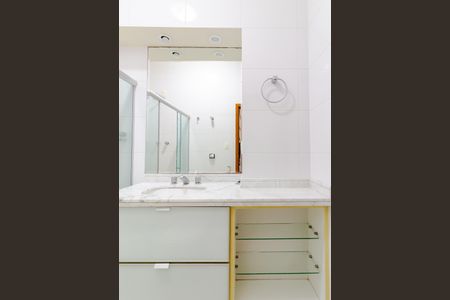Apartamento à venda com 100m², 3 quartos e 1 vaga Apartamento à venda com 100m², 3 quartos e 1 vagaBanheiro da suíte