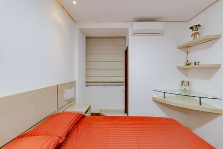 Apartamento à venda com 100m², 3 quartos e 1 vaga Apartamento à venda com 100m², 3 quartos e 1 vagaSuíte