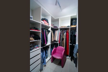 Apartamento para alugar com 70m², 2 quartos e 2 vagas Apartamento para alugar com 70m², 2 quartos e 2 vagasCloset da suíte