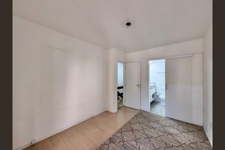 Casa de condomínio à venda com 400m², 5 quartos e 3 vagas Casa de condomínio à venda com 400m², 5 quartos e 3 vagasSuíte