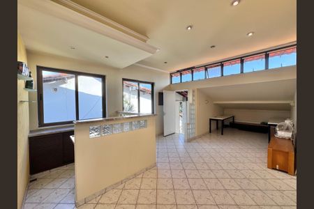 Casa de condomínio à venda com 400m², 5 quartos e 3 vagas Casa de condomínio à venda com 400m², 5 quartos e 3 vagasSalão 2