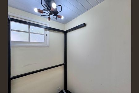 Casa de condomínio à venda com 400m², 5 quartos e 3 vagas Casa de condomínio à venda com 400m², 5 quartos e 3 vagasEscritório