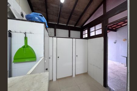 Casa de condomínio à venda com 400m², 5 quartos e 3 vagas Casa de condomínio à venda com 400m², 5 quartos e 3 vagasÁrea de Serviço