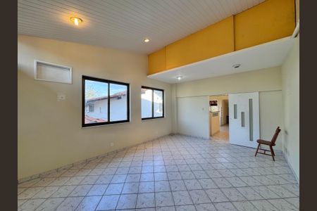 Casa de condomínio à venda com 400m², 5 quartos e 3 vagas Casa de condomínio à venda com 400m², 5 quartos e 3 vagasSalão 1