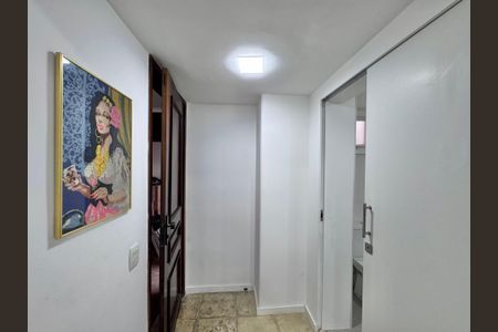 Casa de condomínio à venda com 400m², 5 quartos e 3 vagas Casa de condomínio à venda com 400m², 5 quartos e 3 vagasSala