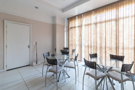 Apartamento à venda com 75m², 3 quartos e 2 vagas Apartamento à venda com 75m², 3 quartos e 2 vagasÁrea comum - Salão de festas