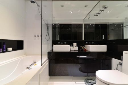 Apartamento para alugar com 105m², 1 quarto e 2 vagas Apartamento para alugar com 105m², 1 quarto e 2 vagasBanheiro da Suíte