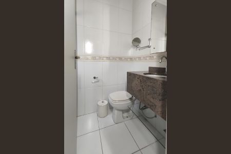 Casa à venda com 102m², 4 quartos e 2 vagasBanheiro da Suíte