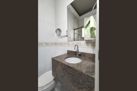 Casa à venda com 102m², 4 quartos e 2 vagasBanheiro da Suíte