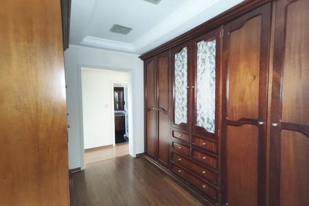 Casa à venda com 102m², 4 quartos e 2 vagasCloset