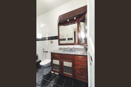 Casa à venda com 102m², 4 quartos e 2 vagasBanheiro 3