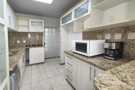 Casa à venda com 102m², 4 quartos e 2 vagasCozinha