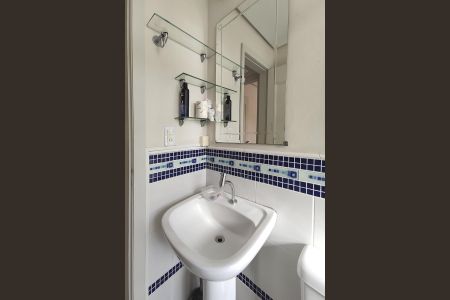 Casa à venda com 102m², 4 quartos e 2 vagasBanheiro 2