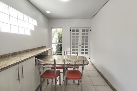 Casa à venda com 102m², 4 quartos e 2 vagasCozinha