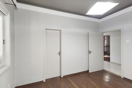 Casa à venda com 102m², 4 quartos e 2 vagasSuíte