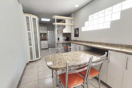 Casa à venda com 102m², 4 quartos e 2 vagasCozinha