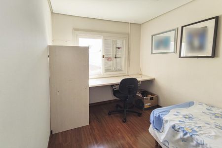 Casa à venda com 102m², 4 quartos e 2 vagasQuarto 2