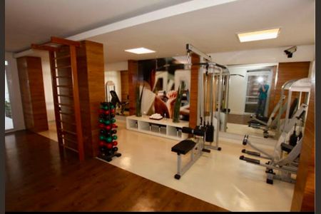 Apartamento à venda com 83m², 2 quartos e 2 vagas Apartamento à venda com 83m², 2 quartos e 2 vagasÁrea comum - Academia
