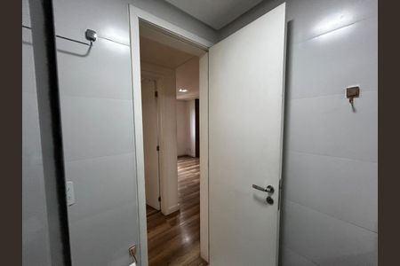 Apartamento à venda com 83m², 2 quartos e 2 vagas Apartamento à venda com 83m², 2 quartos e 2 vagasBanheiro Social