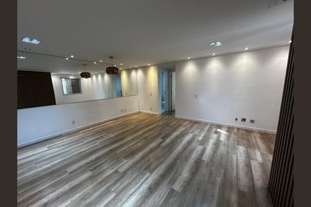 Apartamento à venda com 83m², 2 quartos e 2 vagas Apartamento à venda com 83m², 2 quartos e 2 vagasSala