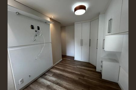 Apartamento à venda com 83m², 2 quartos e 2 vagas Apartamento à venda com 83m², 2 quartos e 2 vagasSuíte