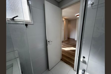 Apartamento à venda com 83m², 2 quartos e 2 vagas Apartamento à venda com 83m², 2 quartos e 2 vagasBanheiro da Suíte