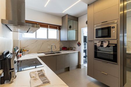 Apartamento à venda com 220m², 3 quartos e 2 vagas Apartamento à venda com 220m², 3 quartos e 2 vagasCozinha