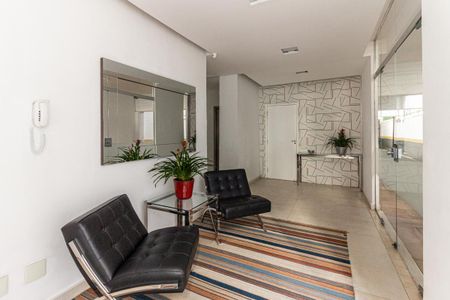 Apartamento à venda com 220m², 3 quartos e 2 vagas Apartamento à venda com 220m², 3 quartos e 2 vagasHall de Entrada