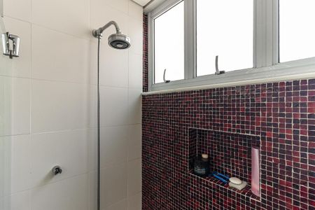 Apartamento à venda com 220m², 3 quartos e 2 vagas Apartamento à venda com 220m², 3 quartos e 2 vagasBanheiro da Suíte 2