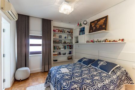Apartamento à venda com 220m², 3 quartos e 2 vagas Apartamento à venda com 220m², 3 quartos e 2 vagasQuarto da Suíte 2