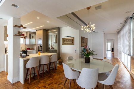 Apartamento à venda com 220m², 3 quartos e 2 vagas Apartamento à venda com 220m², 3 quartos e 2 vagasSala