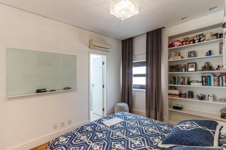 Apartamento à venda com 220m², 3 quartos e 2 vagas Apartamento à venda com 220m², 3 quartos e 2 vagasQuarto da Suíte 2