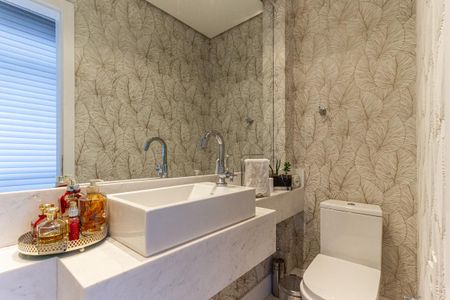 Apartamento à venda com 220m², 3 quartos e 2 vagas Apartamento à venda com 220m², 3 quartos e 2 vagasLavabo