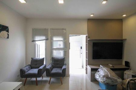 Casa para alugar com 150m², 3 quartos e 2 vagasSala